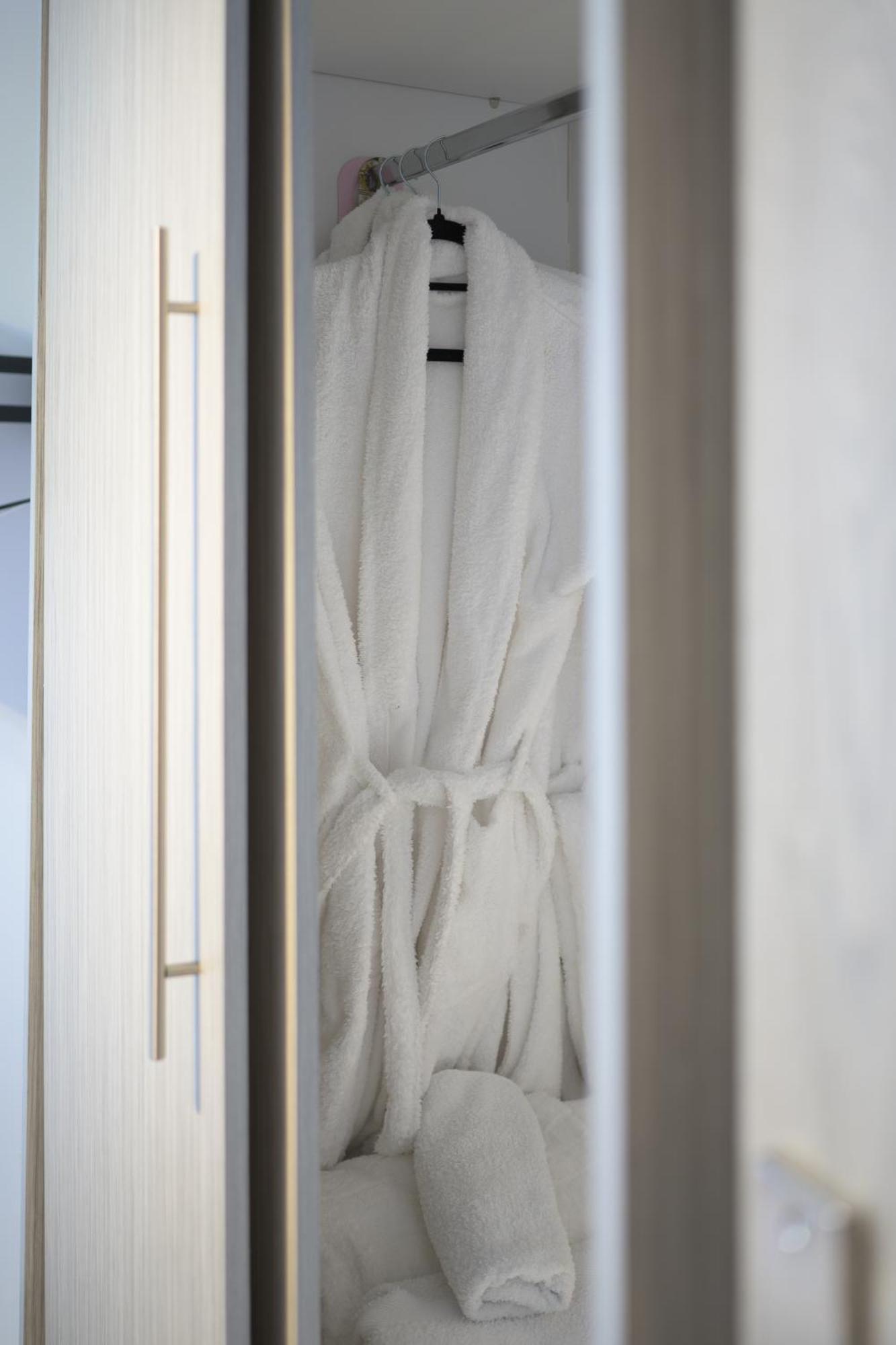 Irene Lux * Loutraki (Corinthia)