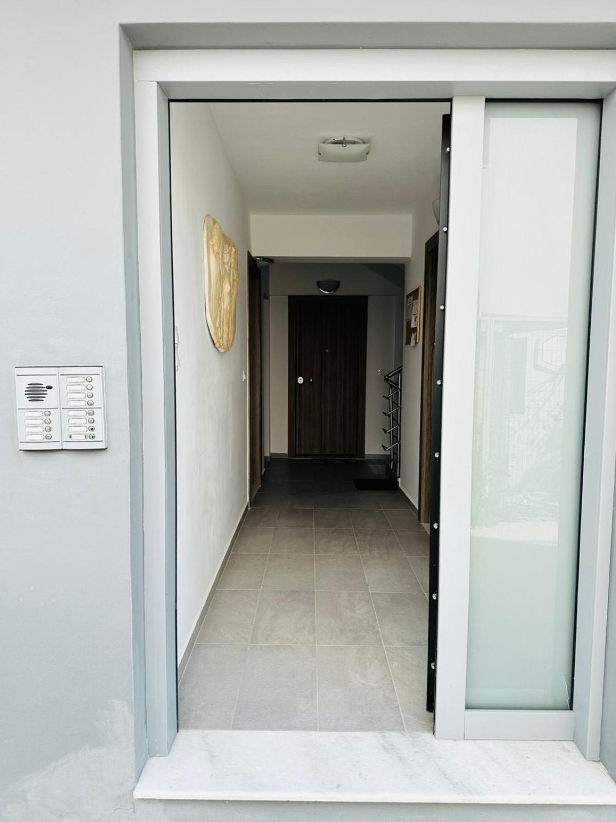 Irene Lux * Loutraki (Corinthia)